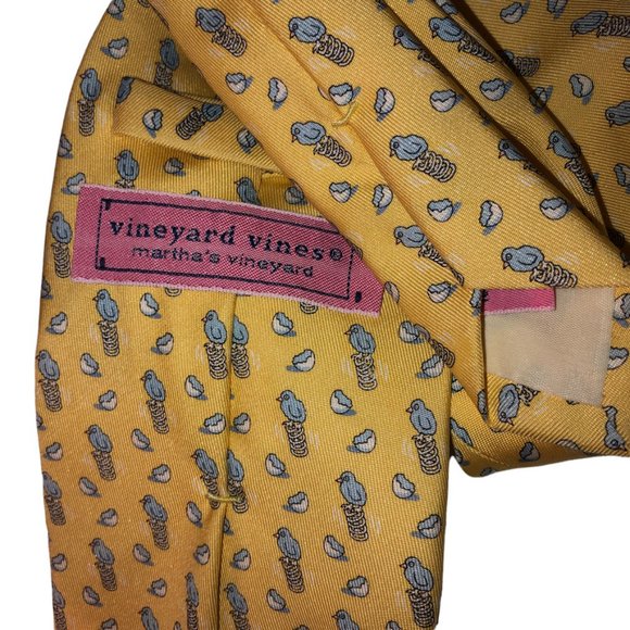 Vineyard Vines 100 SILK yellow blue birds on pogo springs broken robins … - Picture 2 of 3